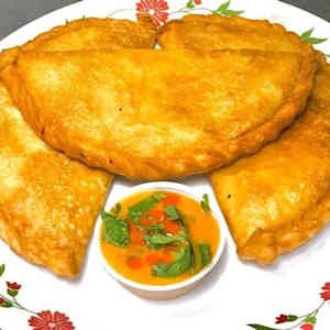 Syafle special crispy Nepali snack at MoMo Spot restaurant in Irving, TX